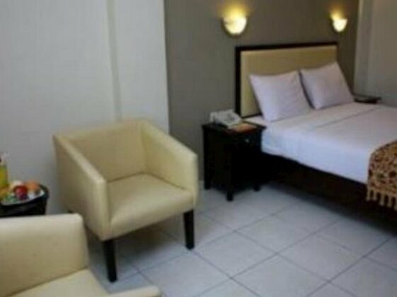 Royal Phoenix Hotel - Photo4