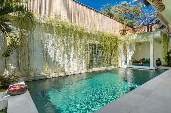 2 5 Br Villa In Seminyak Nice Location - Photo2