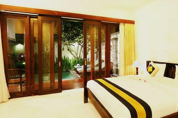2 Br Walk To Seminyak Shopping Staff - Photo5