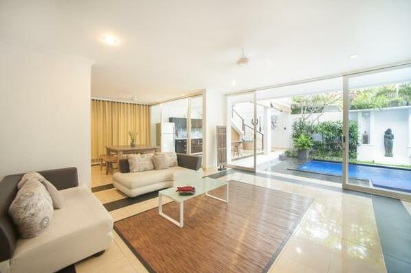 3 Bedroom Villa On Oberoi St Seminyak - Photo2
