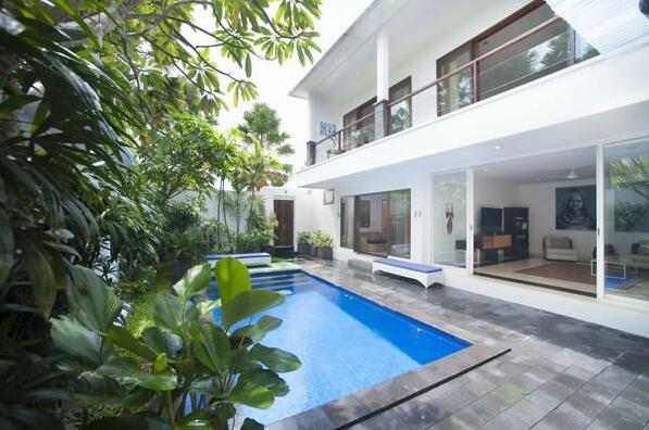 3 Bedroom Villa On Oberoi St Seminyak - Photo3