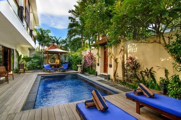 4 Bedroom Villa Oberoi Seminyak - Photo4