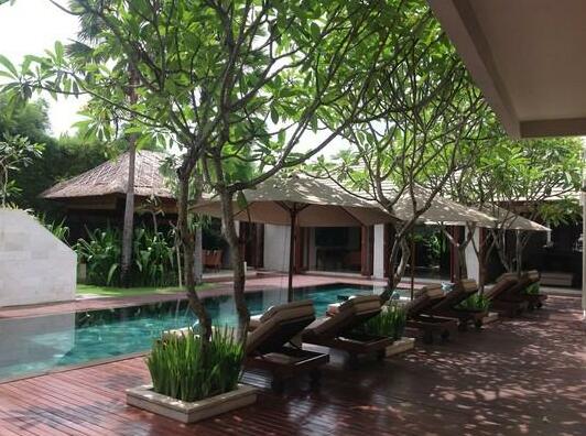 4br Family Villa Seminyak Walk In Beach - Photo5