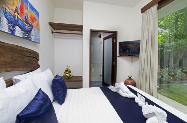 5-Br Pool Villa Near Petitenget Beach - Photo4
