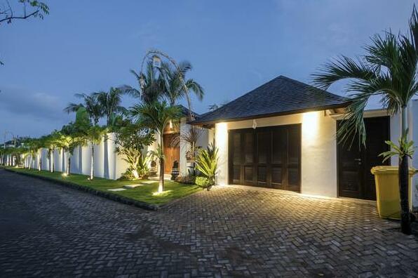 6 Bedroom Villa In Jln Drupadi Seminyak - Photo3