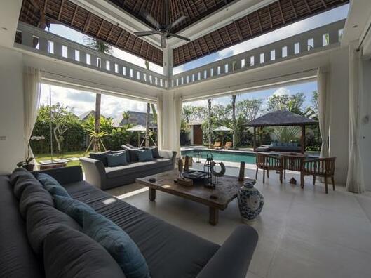 6 Bedroom Villa In Jln Drupadi Seminyak - Photo5