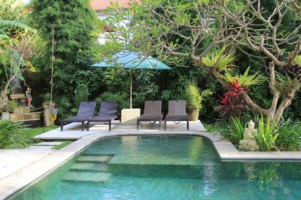 8 Bedrooms / 3 Private Villas / 3 Pools - Photo5