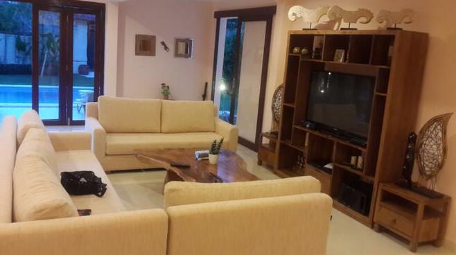 A3 - Spacious Family 5Bed Villa Seminyak - Photo4