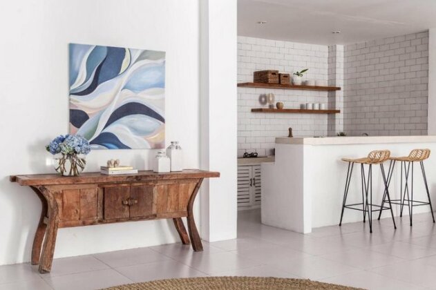 Aora Dua - Modern tropical luxury - Photo3
