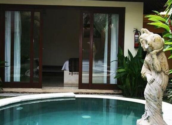 Athena Garden Villa Seminyak - Photo4