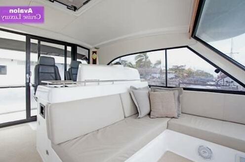Avalon Luxury Yacht - Photo3
