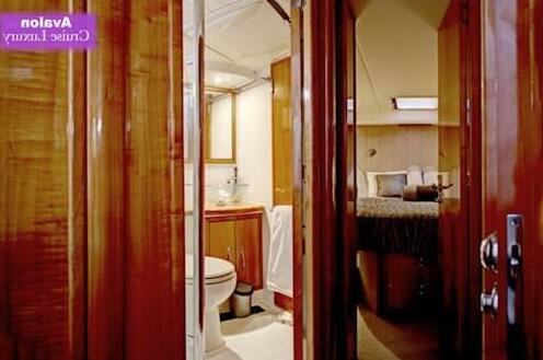 Avalon Luxury Yacht - Photo4