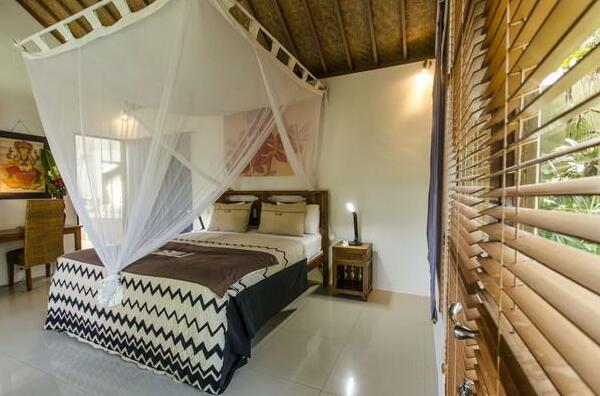 Balinese Style 3Bedroom Villa Seminyak - Photo5