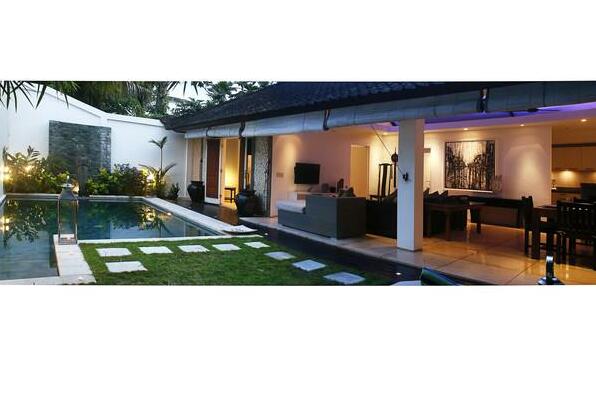 Beautiful 2 Bedroom Villa in Seminyak - Photo2