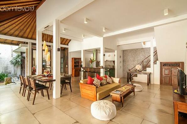 Beautiful 4 Bedroom Villa Oberoi - Photo3