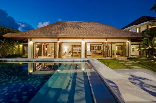 Casa E Official Luxury Villa Seminyak - Photo2