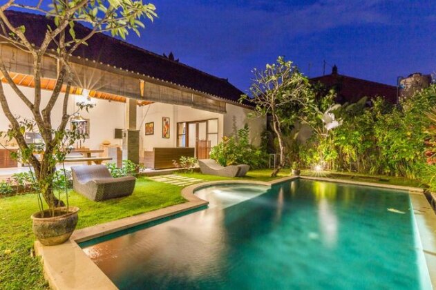 Charming 3 Bedroom Villa in Seminyak Oberoi - Photo3