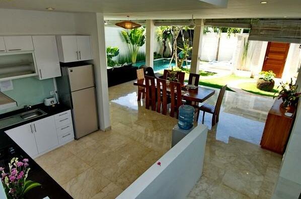 Charming 3 Bedroom Villa Seminyak - Photo3