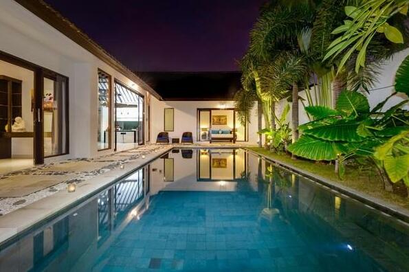 Chic 3 br pool villa in Oberoi/Seminyak - Photo3