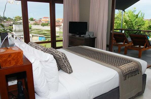 Chimera Villas - Photo3