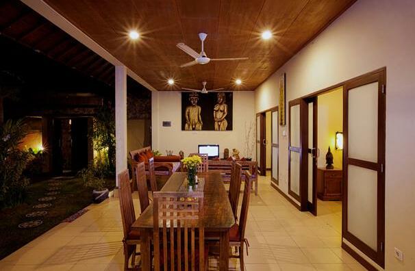 Comfortable 3 Bedroom Villa Seminyak - Photo5
