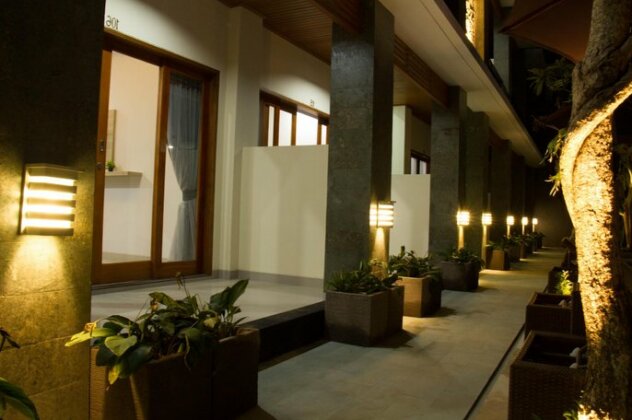 Cozy Room with Double Bed in Seminyak - Photo3