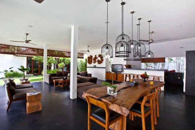 Damai Lestari - Fave Seminyak Villa - Photo5