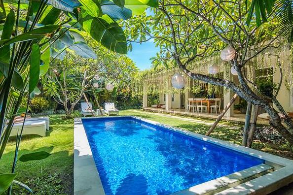 Deluxe 2 Bedroom Villa in Seminyak - Photo2