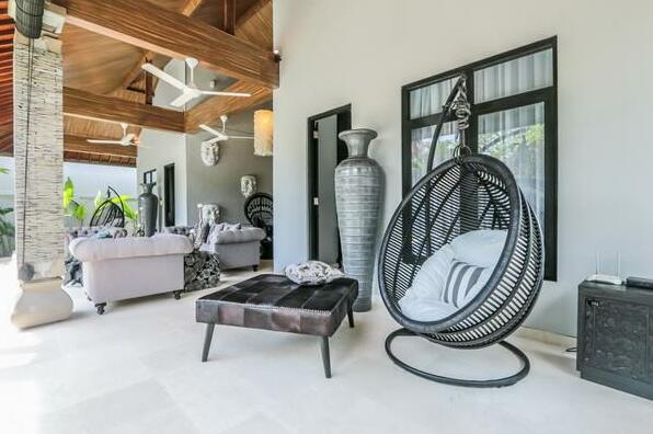 DV23 2 Bed Villa Eat Street Seminyak - Photo4