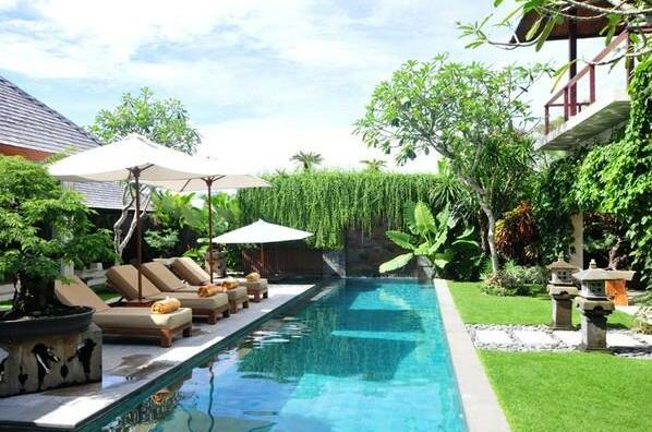 Elegant 3 BR Seminyak Pool Villa Staff - Photo2