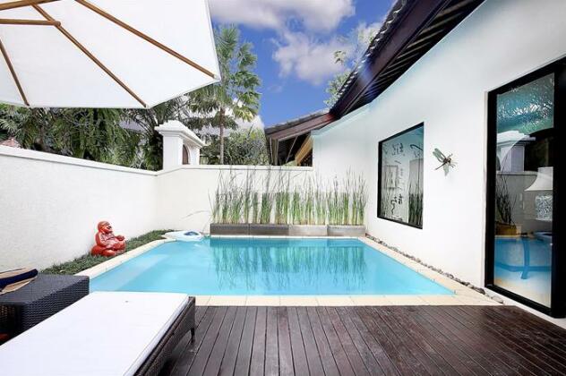 Four On Drupadi - Photo4