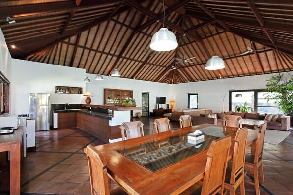 Great Offer 4bed Villa Seminyak Prime - Photo4