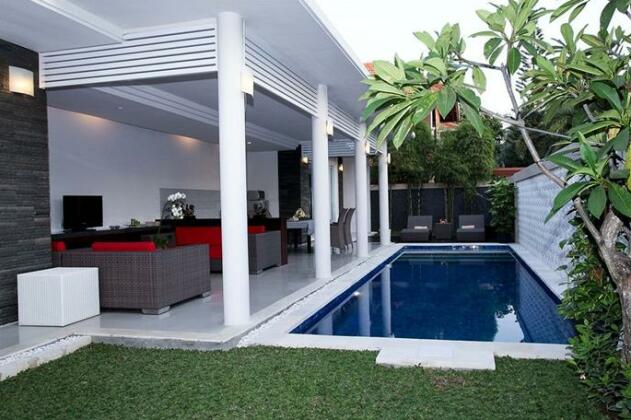Heliconia Villa - Photo2