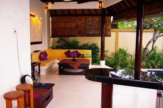 Heliconia Villa - Photo3