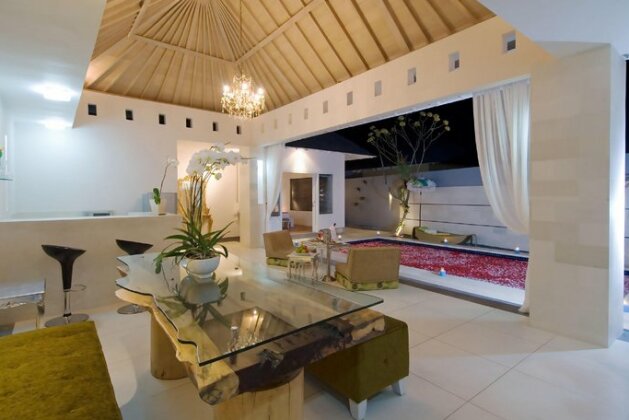 Kamuela Villas Seminyak - Photo5