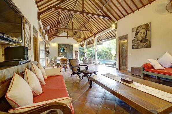 Lovely Strategic Seminyak Villa - Photo4