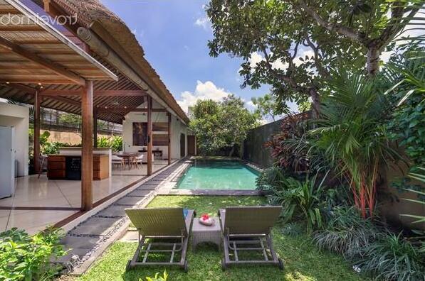 Lumut 2 Bedroom Eat St Seminyak - Photo4