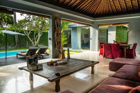 Luxury 2 Bedroom Villa Seminyak - Photo2