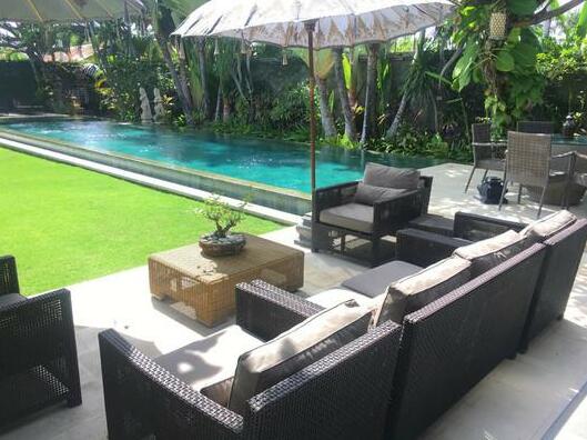 Luxury 3 Bedroom Large Pool Villa Tiga - Photo2