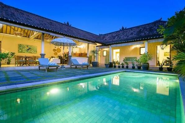 Luxury 3 Bedroom Villa Seminyak - Photo3