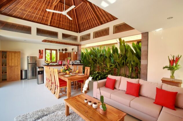 Nicola Pool Villa Seminyak - Photo3