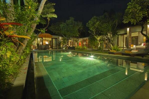 Orange C 2 Bedroo Prime Villa Seminyak - Photo2