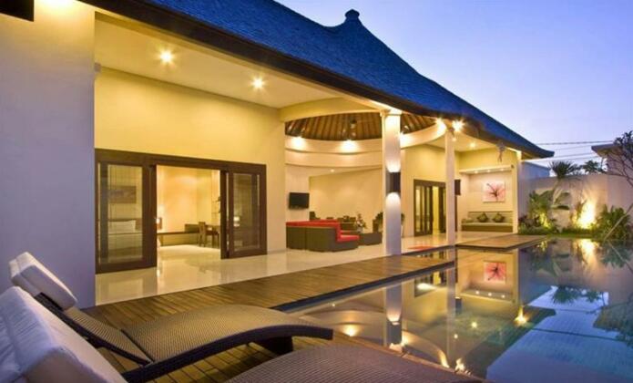 Oval Villa Bali - Photo2