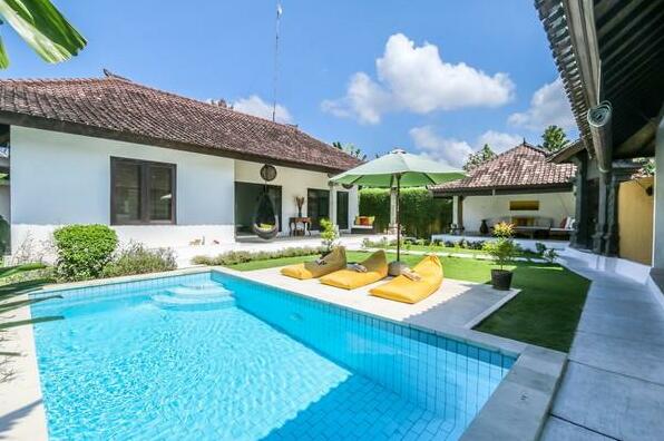 P1 3 Bed Villa in the Heart of Seminyak - Photo3