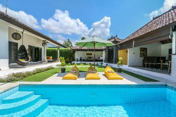 P1 3 Bed Villa in the Heart of Seminyak - Photo4