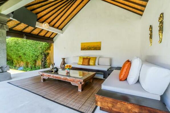 P1 3 Bed Villa in the Heart of Seminyak - Photo5