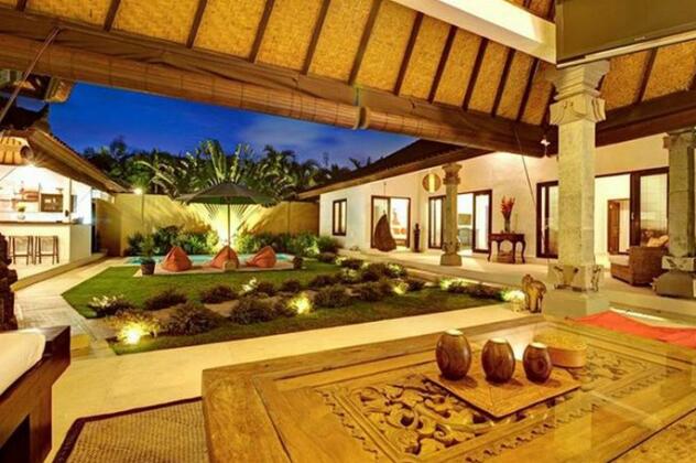 Pevali Villa - Photo3