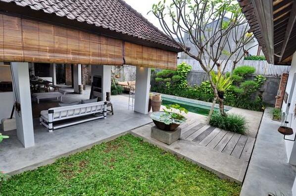 Private 2 Bed Villa Eat Street Seminyak - Photo2