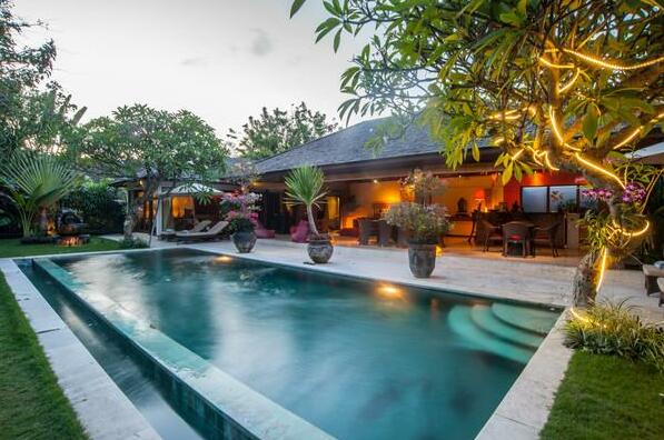 Private Villa Center of Seminyak-Oberoi - Photo2