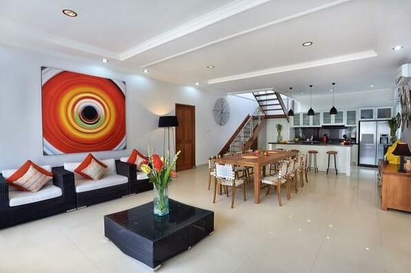 Real Beach Seminyak Design Villa 5b/4b - Photo3